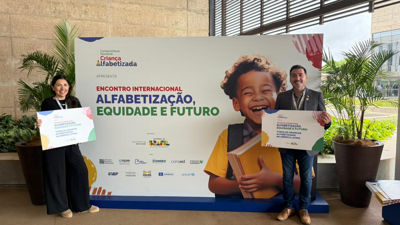 SLEP SANTA CORINA PARTICIPA DE ENCUENTRO INTERNACIONAL EN BRASILIA PARA IMPULSAR LA ALFABETIZACIÓN INICIAL CON FOCO EN EQUIDAD